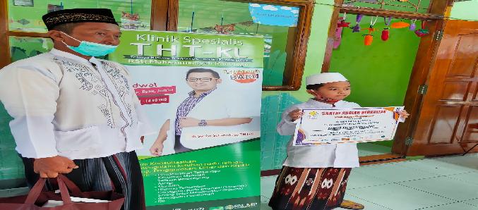 Khitanan Massal dengan tema Santri Sholeh Berkhitan